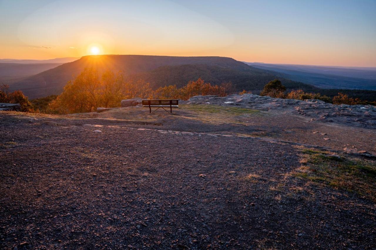 Nebo'S Foot, Hiking And Biking Escape With Game Shed Villa Dardanelle Екстериор снимка